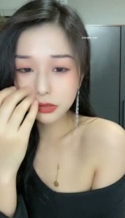 【新人绿播女神下海 七月】明星级颜值一流 骚舞酸奶浴突破尺度~非常带劲奈斯！ 截图7