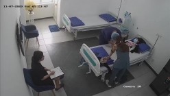 私房最新流出黑客【破解摄像头】隆乳整形诊所 家居视频 妇科检查 截图13