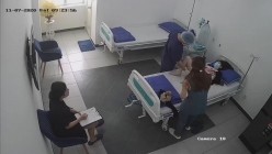 私房最新流出黑客【破解摄像头】隆乳整形诊所 家居视频 妇科检查 截图14