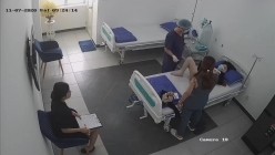 私房最新流出黑客【破解摄像头】隆乳整形诊所 家居视频 妇科检查 截图16