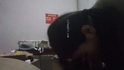 《重磅 隐私曝光》渣男分手后报复流出~徐州学生妹小赵与校男友不雅露脸自拍~毒龙肛交SM野战教室口交~挺好的妹子被调教狠反差 截图12