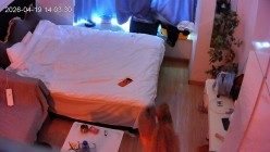多彩商业街 又是一个逼被操烂的小姐 星期天真是高峰日 十来个人 欲望再强的女人也吃不消吧 截图1