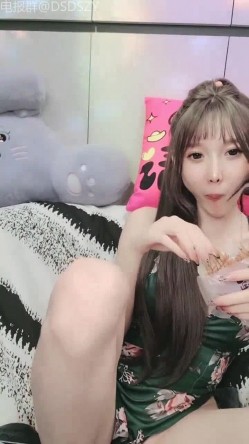 ️顶级主播G奶校花【林骆熙】骚舞诱惑~跳蛋狂震喷水 截图12