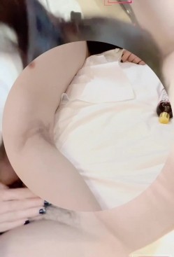 【原创小姨子的秘密】为了苹果手机小姨子身穿性感护士装白网袜勾引姐夫做爱镜前缠绵精液射满酥胸 截图8