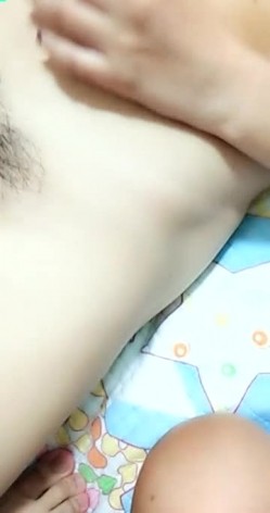 猛男双飞两个贱女人，玩的非常开放舔逼口交激情爆操，淫语不断想射哪个射哪个第三弹 截图16
