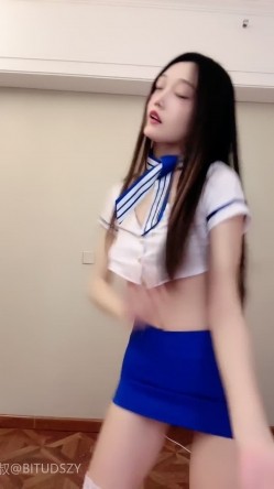 ️神级女神【董小姐】高端女神！模特身材~裸舞~道具自慰~白浆直流！ 截图5