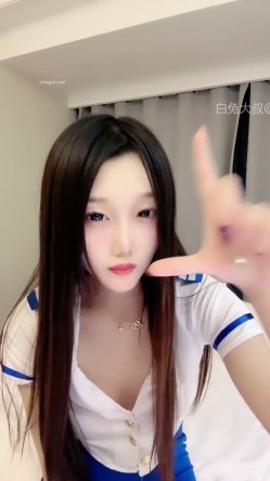 ️神级女神【董小姐】高端女神！模特身材~裸舞~道具自慰~白浆直流！ 截图16