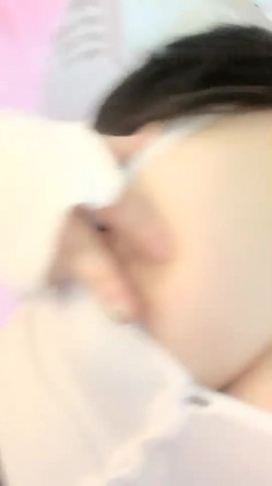 颜值不错丰满身材【蜜桃的蜜】粉逼巨乳道具自慰，卫生间假屌抽插呻吟 截图2