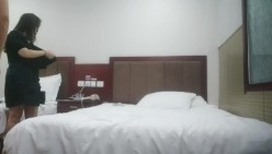 【探花陈先生】深夜约操小少妇 情趣装黑丝诱惑 眉眼间风情无限 大屌插入高潮迭起 截图13