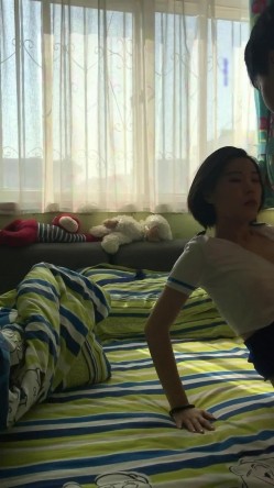 五官精致漂亮的气质性感大美女和男友居家性爱自拍分手后被渣男爆出,美乳翘臀大长腿堪称极品! 截图9