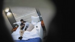 高校附近酒店摄像头偷拍 高颜值大学生情侣一块玩游戏玩累了休息做爱 截图2