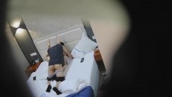 高校附近酒店摄像头偷拍 高颜值大学生情侣一块玩游戏玩累了休息做爱 截图12