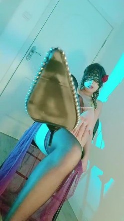 最新极品身材性感女神【奈儿药药】露脸私拍~全裸骚舞挑逗~丝袜高跟掰B洗澡~全程高能撸点满满 截图15