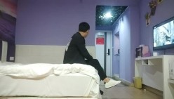 专业良家收割机，【爱情故事】，给自己老公都没这样子搞过，偷情的时候倒是挺骚，两个美少妇出轨 截图6