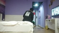 专业良家收割机，【爱情故事】，给自己老公都没这样子搞过，偷情的时候倒是挺骚，两个美少妇出轨 截图7