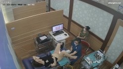 《妇产科监控破解》多位美女少妇张开大腿让医生又抠又摸检查阴道 截图16
