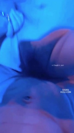冷艳高冷的极品漂亮车模【露脸 很惊艳】被男友按头暴力口交 内射，全程男的叫的最多，女神竟还是大奶子 截图9