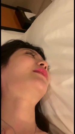 泄密流出传媒大学骚女吴嘉宜和传媒大学实习男炮友自拍不雅视频被灵魂拷问性爱史一边吃大屌做爱 截图4