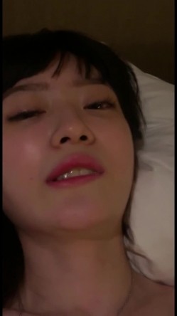 泄密流出传媒大学骚女吴嘉宜和传媒大学实习男炮友自拍不雅视频被灵魂拷问性爱史一边吃大屌做爱 截图14
