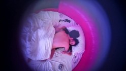 白皙大奶小少妇穿着情趣内衣偷情估计是做贼心虚老是对着镜头看 截图7