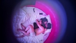 白皙大奶小少妇穿着情趣内衣偷情估计是做贼心虚老是对着镜头看 截图15