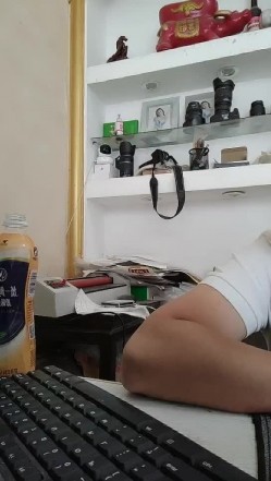 国模私拍一线直击，【情趣模特拍摄现场】，5000约拍24岁平面模特，专业调教各种撩人姿势，附大神讲解私 截图2