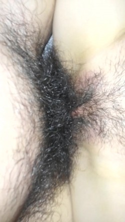 小情侣自拍流出 高颜值魔鬼身材妹子调教 清纯的外表掩饰不了内心的淫荡 截图2