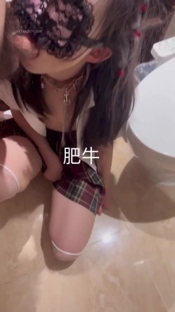 最新性爱泄密 高价自购 调教一条学生淫母狗『肥牛子』年费会员私拍流出 JK制服美女各种玩操 高清720P版 截图3