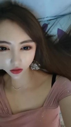 小葡萄颜值不错苗条美女自慰啪啪，脱光光用笔抽插情趣装白丝大力猛操 截图5