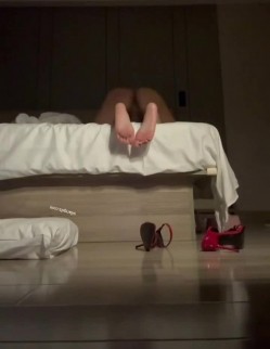 约炮大神，【阿曼达】，VIP付费福利，泄密多位极品妹子福利，麻将桌前操牌友，3P别人的老婆偷情 截图9