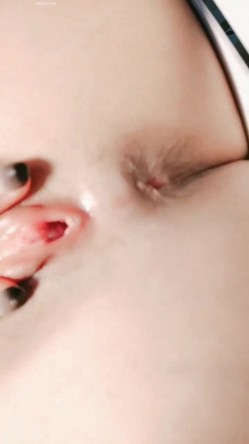 颜值超高的二次元美少女~【蜜桃子】揉奶掰逼~鸡儿梆硬 截图4