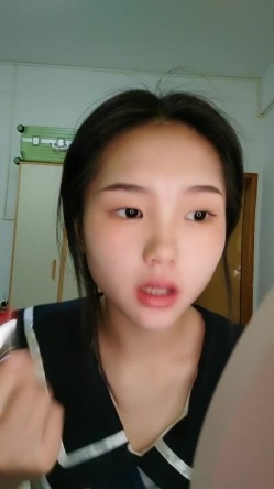 校花下海！超级清纯超漂亮~【大一学生】，楚楚可怜的小眼神，瞬时勾起一众大哥的保护欲 截图2