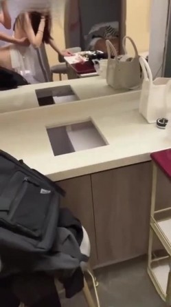 良家人妻偷情打电话强烈反差 对白真实刺！美女也这么逗比吗 截图3