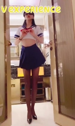 【极品反差婊】推特女神爱丝袜Vivian姐【精品合集】口交 爆操 颜射 截图2