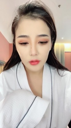 重磅！顶级女神！美到炸裂~【心戒】刚下海就被狂操！狂撸~~~！神似张馨予魅惑尤物无套内射！ 截图12