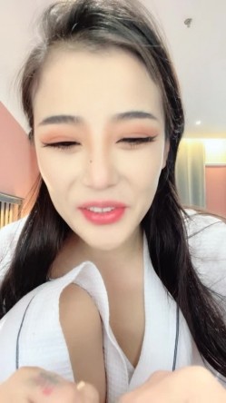 重磅！顶级女神！美到炸裂~【心戒】刚下海就被狂操！狂撸~~~！神似张馨予魅惑尤物无套内射！ 截图14