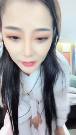 重磅！顶级女神！美到炸裂~【心戒】刚下海就被狂操！狂撸~~~！神似张馨予魅惑尤物无套内射！ 截图15