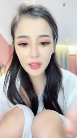 重磅！顶级女神！美到炸裂~【心戒】刚下海就被狂操！狂撸~~~！神似张馨予魅惑尤物无套内射！ 截图16