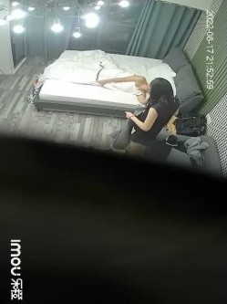 最新流出乐橙酒店偷拍 ️学生情侣每次打完撸啊撸就开始草，姿势还挺多的 截图15