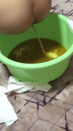 《字母圈顶级大神 ️极限调教阴环骚母狗》震撼全网露脸反差婊体验各种虐阴虐肛，玩法花样多，吃屎喝尿啪啪生殖器各种操作 截图8