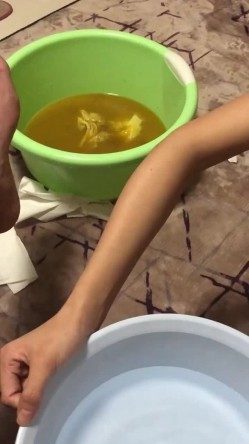 《字母圈顶级大神 ️极限调教阴环骚母狗》震撼全网露脸反差婊体验各种虐阴虐肛，玩法花样多，吃屎喝尿啪啪生殖器各种操作 截图12