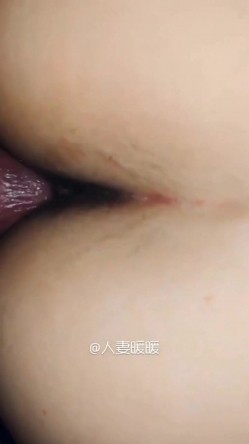 【最新极品流出】性瘾达人少妇『人妻暖暖』喜欢群P被轮操 爆裂黑丝前怼后操好满足 抽插穴特写 高清720P原版无水印 截图14