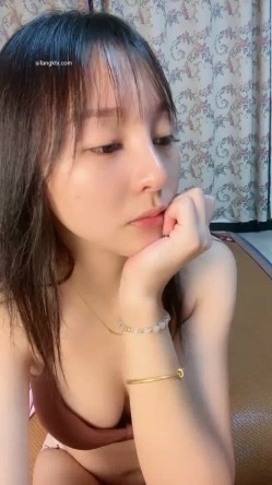 尤物来了~【可可S】大胸极品~无套内射约啪~骚逼射满一肚子~肤白貌美，家中性爱自拍！ 截图2