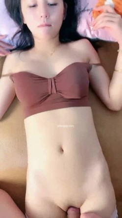 尤物来了~【可可S】大胸极品~无套内射约啪~骚逼射满一肚子~肤白貌美，家中性爱自拍！ 截图12