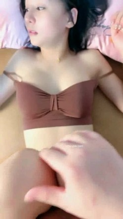 尤物来了~【可可S】大胸极品~无套内射约啪~骚逼射满一肚子~肤白貌美，家中性爱自拍！ 截图14