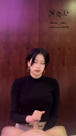 【安女王】龟头调教，手指，辣椒，串珠插马眼，手淫教学，大哥叫声享受 截图2