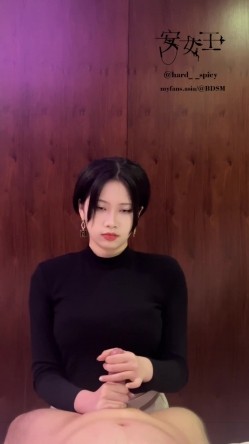 【安女王】龟头调教，手指，辣椒，串珠插马眼，手淫教学，大哥叫声享受 截图10
