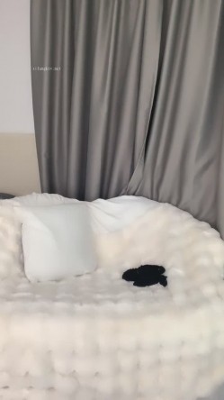 最新下海的大美女，人美，气质高~尤物~【小玉】这奶子无解了，太好看了，哪个男人看了不想摸两把 截图12