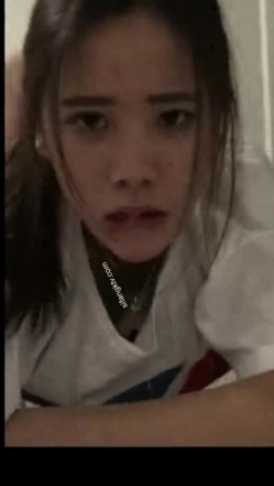 《精品泄密》一个英语老师一个良家人妻两位反差婊日常不雅自拍视图流出 前者骚后者更骚 截图1