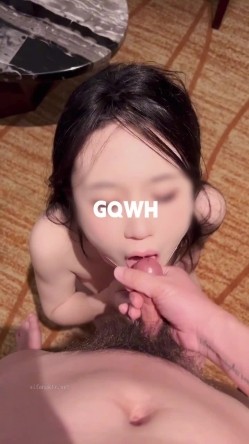 顶级老牌泡良大神「DR.CHEN」「GWQH」付费资源 专约女网黄包括阿朱，调教女大舔脚肛交毒龙喝尿三小时 截图4